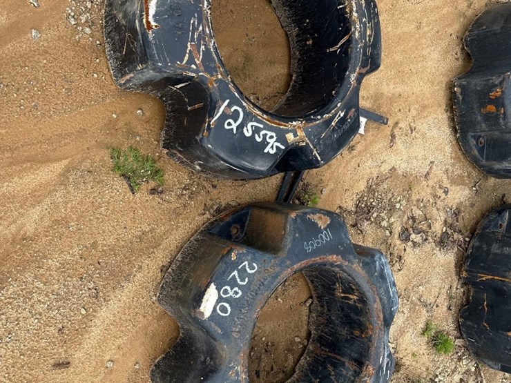 2280---2---1000lb-case-ih-rear-wheel-weights-image-1
