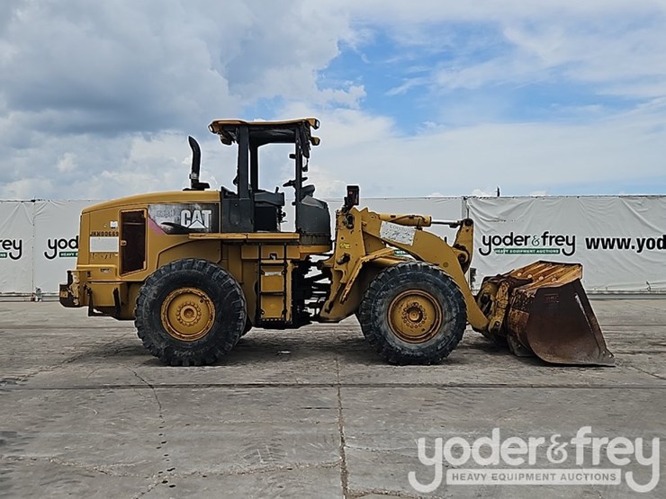 2009-caterpillar-938h-image-6