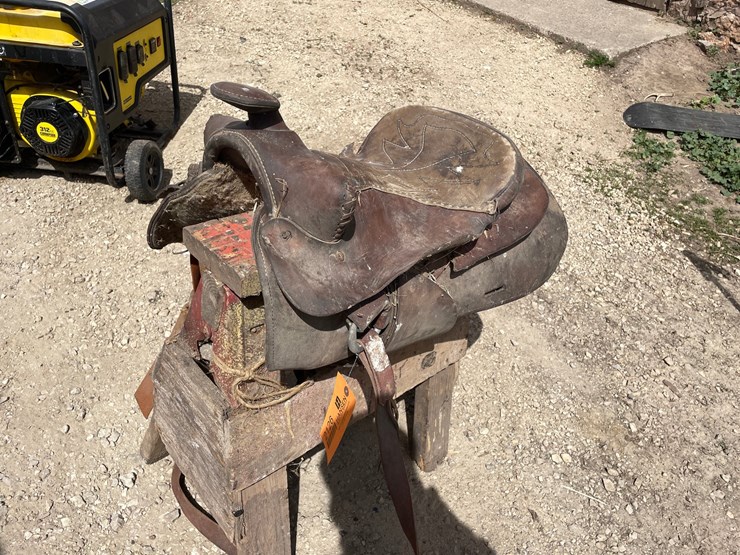 #2126-•-15"-saddle-image-1