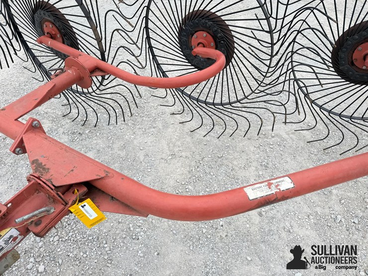 m&w-3pwr-5-wheel-3-pt-rake-image-12