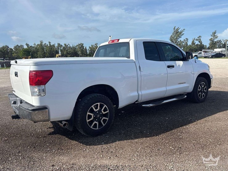 2011-toyota-tundra-image-17