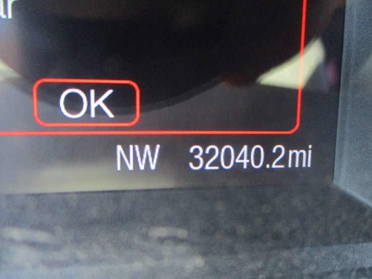 2016-ford-explorer-image-18