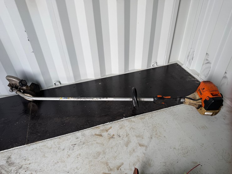 #6064-•-stihl-fc91-edger-image-1