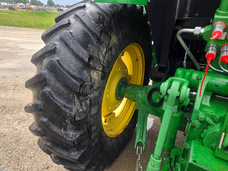 john-deere-6105d-image-60