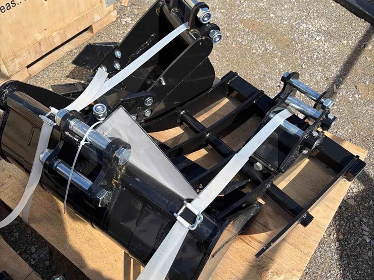pallet-of-mini-excavator-attachments-image-3