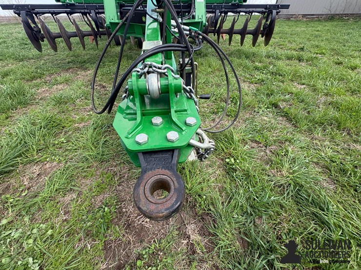2020-john-deere-2720-image-10