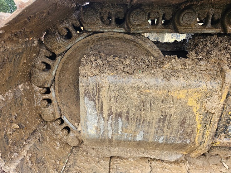 2017-caterpillar-336f-image-78