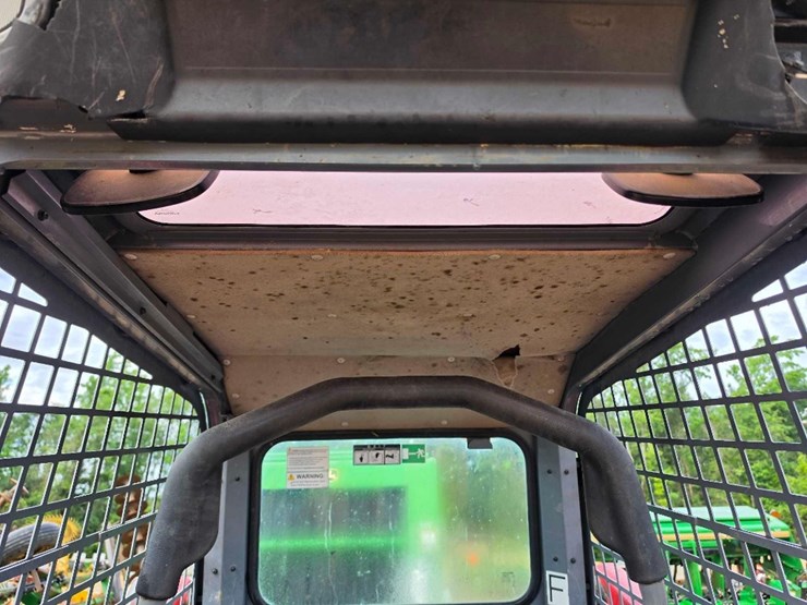 2022-takeuchi-tl8r2-image-9