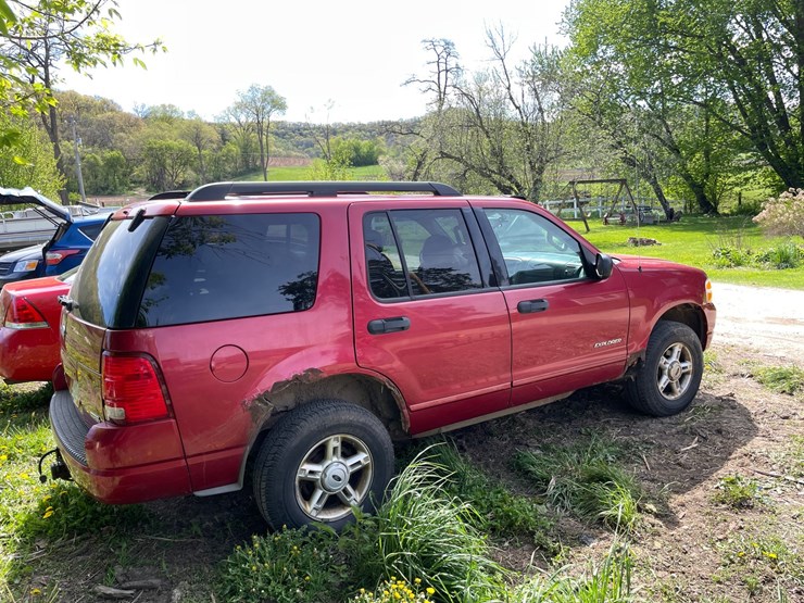 2005-ford-explorer-image-5