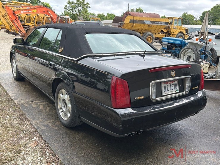 2005-cadillac-deville-image-3