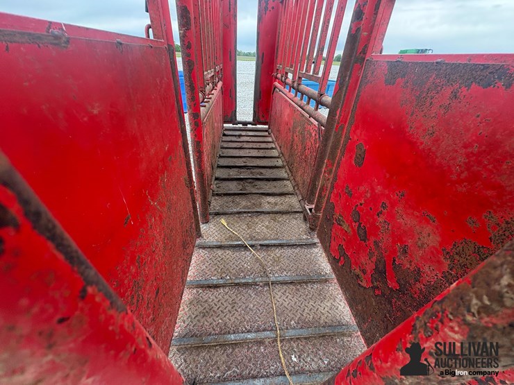 stronghold-cattle-chute-image-17