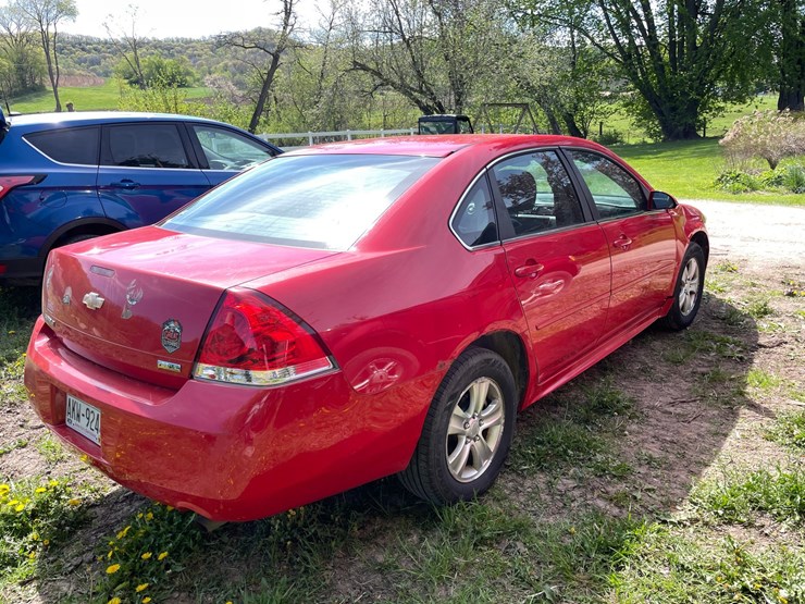 #2101-•-2013-chevy-impala-(has-wi-title)-image-4