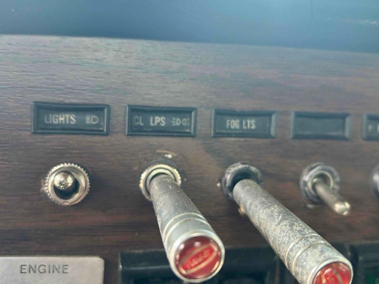 1987-peterbilt-359-image-50