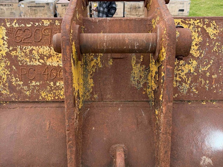 64”-excavator-toothed-bucket-image-5