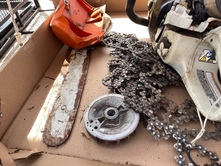 #2131-•-(2)-stihl-chainsaws-image-15