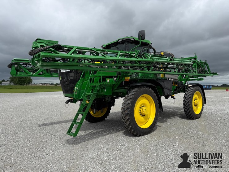 2024-john-deere-412r-image-1
