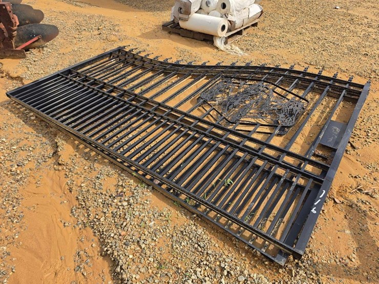 116---7'-x-20'-metal-farm-gate-image-1