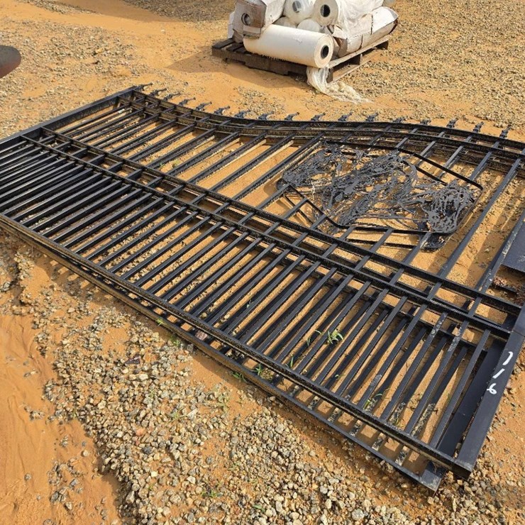 116 - 7' X 20' METAL FARM GATE