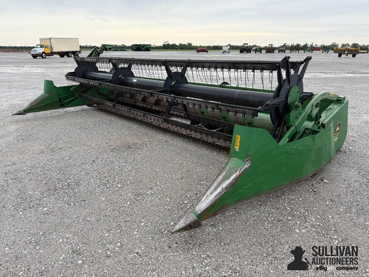 john-deere-220-image-1