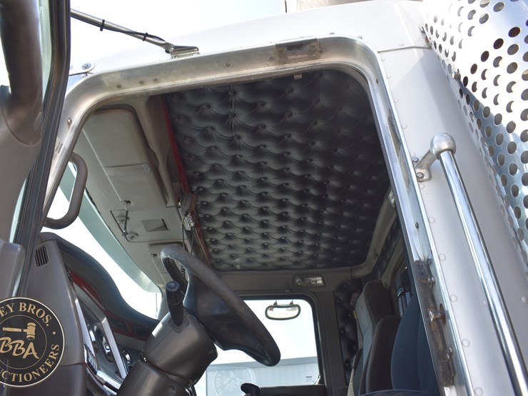 2007-kenworth-t800-image-36
