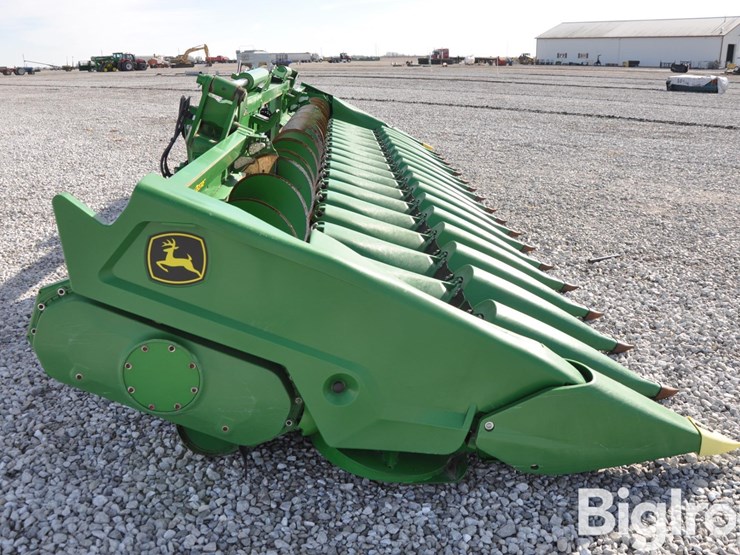 2023-john-deere-c18f-image-4