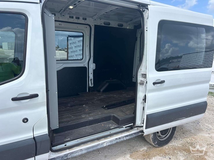 2018-ford-transit-image-17