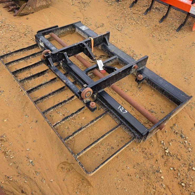 127 - SUPERIOR FABRICATION FORKLIFT