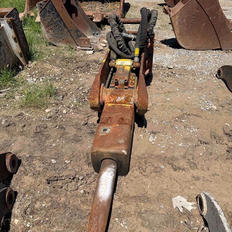 NPK-GH4 Hydraulic Hammer Attachment
