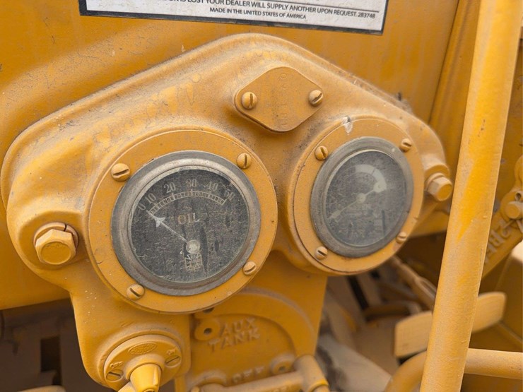 caterpillar-twenty-two-image-35