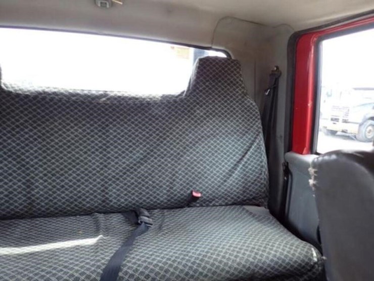 2005-international-durastar-4200-image-22
