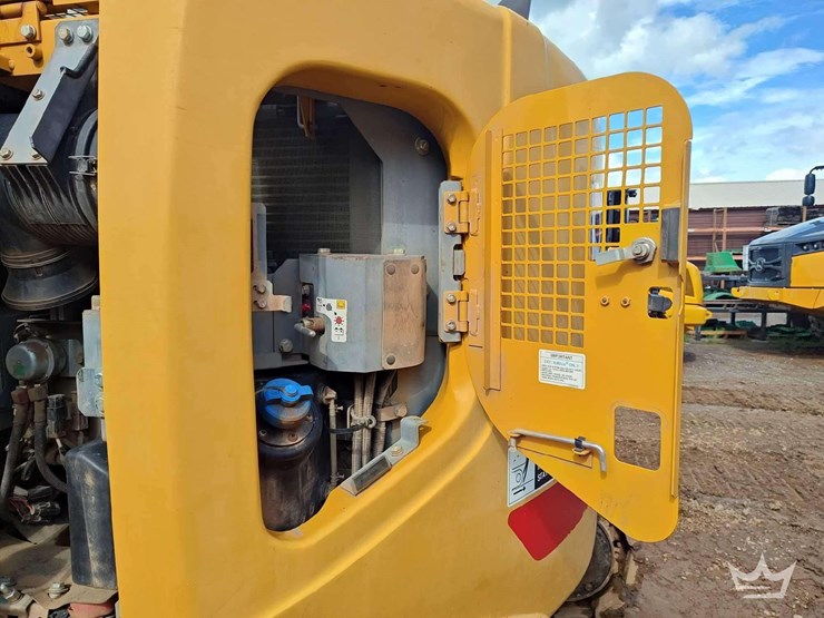 2020-deere-135g-image-13