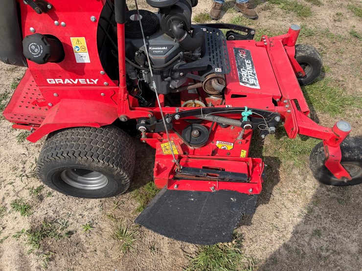 #6008-•-gravely-48"-pro-stance-48-zero-turn-lawnmower-image-7