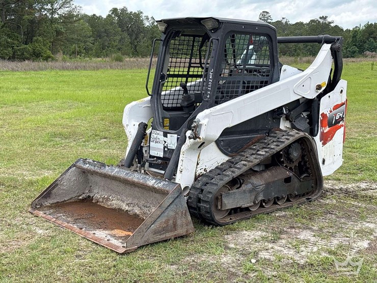 2021-bobcat-t64-image-1