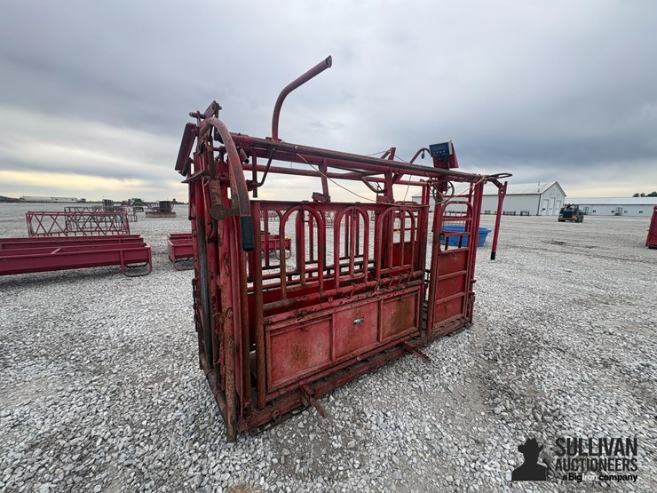 stronghold-cattle-chute-image-1