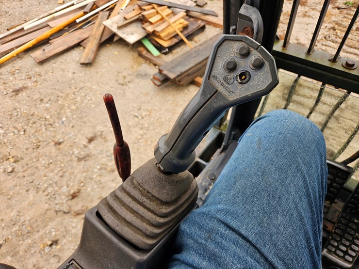2010-deere-200d-lc-image-47