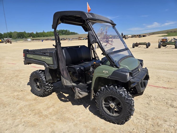 john-deere-gator-image-3