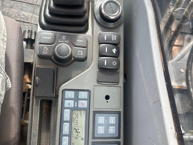 2021-doosan-dx225-lc-5-image-36