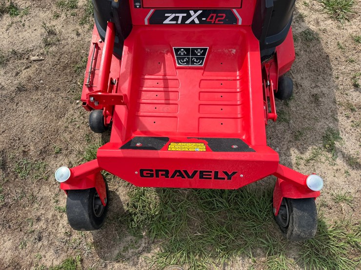 #6006-•-gravely-42"-ztx42-zero-turn-lawnmower-image-10