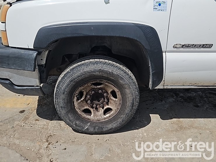 2006-chevrolet-silverado-2500hd-image-10