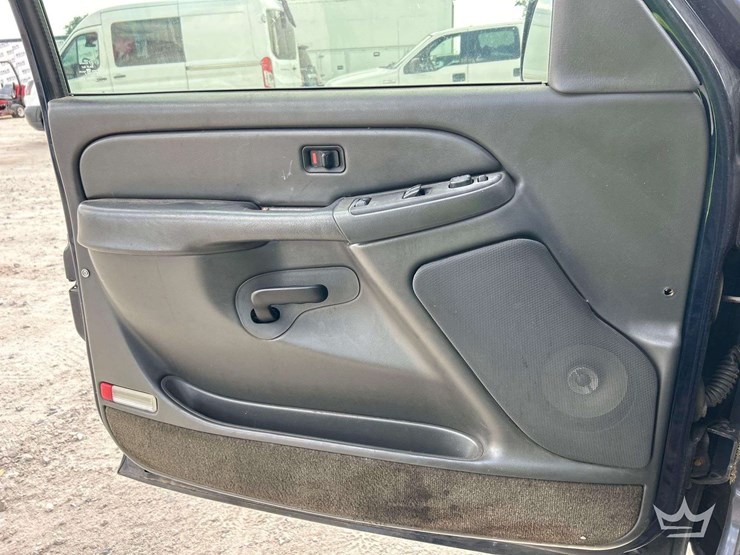 2005-chevrolet-silverado-1500-image-11