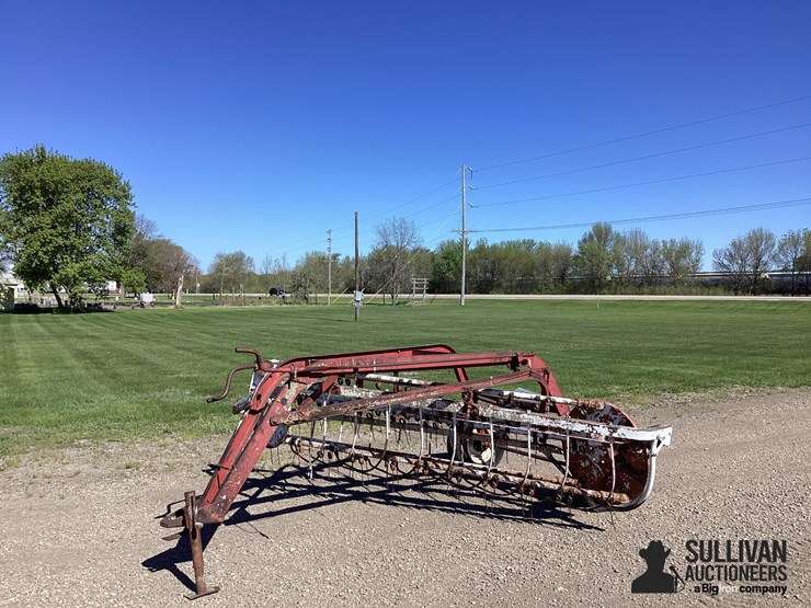 international-hay-rake-image-1