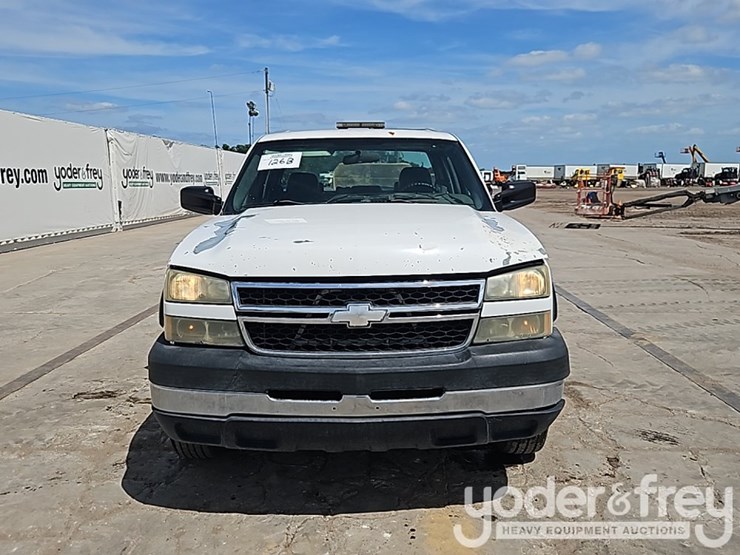 2006-chevrolet-silverado-2500hd-image-9