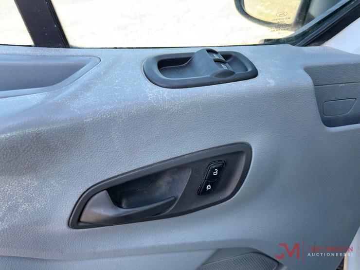 2019-ford-transit-image-18