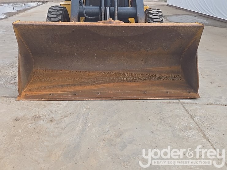 2020-deere-310sl-image-15