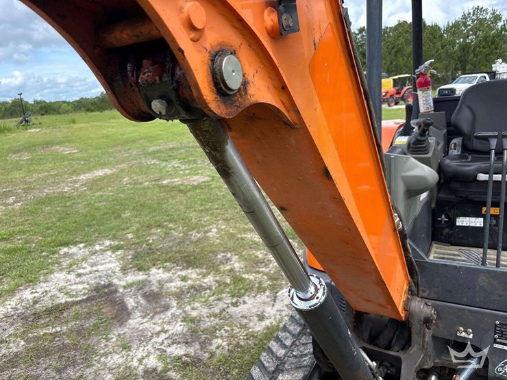 2019-doosan-dx35-mini-excavator-image-14