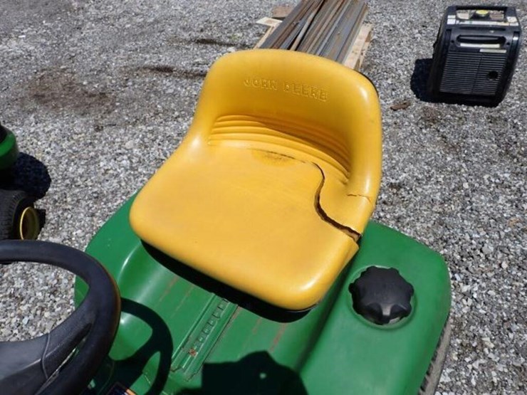 john-deere-lt166-image-7