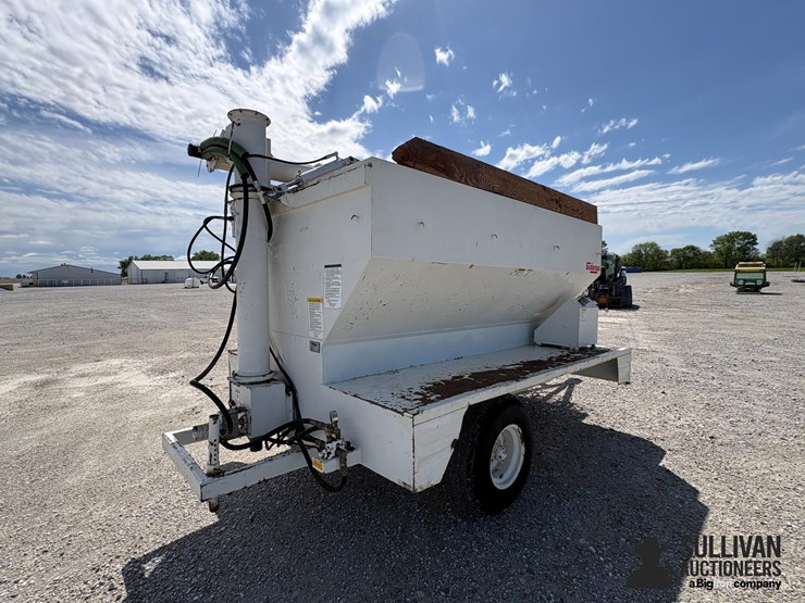 sudenga-2-compartment-feeder-wagon-image-5