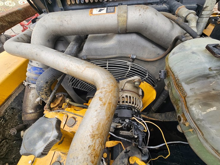 2010-deere-200d-lc-image-25