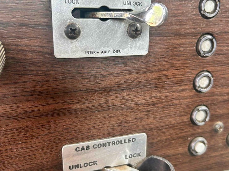 1987-peterbilt-359-image-46