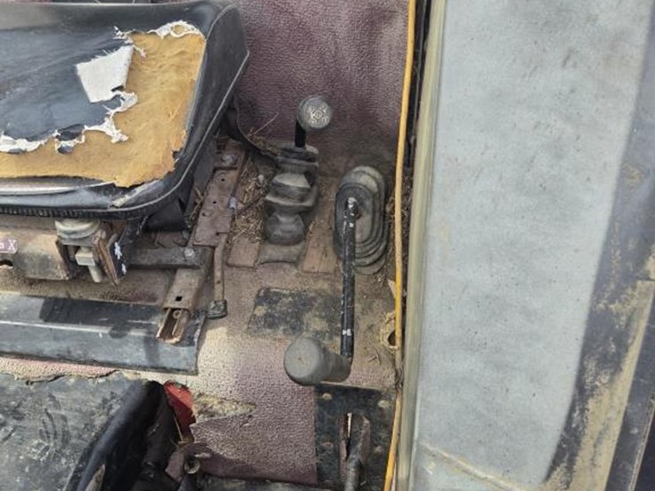 case-ih-585-image-20
